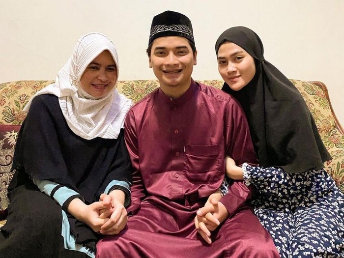 Alvin Faiz dan Umi Yuni