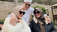 Alvin Faiz kerap membagikan foto bersama Umi Yuni. Foto: Instagram