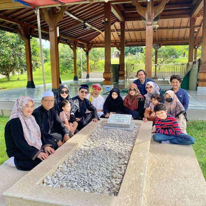Alvin Faiz dan Umi Yuni