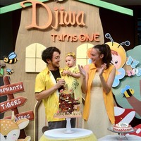 Tepat tanggal 22 Februari 2023, putri kecil Nadine Chandrawinata dan Dimas Anggara, baby Djiwa resmi berulang tahun yang pertama. Melalui akun Instagram pribadinya Nadine pun membagikan foto-foto momen ulang tahun baby Djiwa. Foto: Instagram/@nadinelist