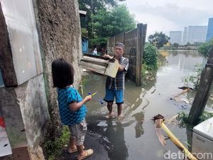 Duh! Permukiman Kembangan Utara Banjir Lagi Meski Kali Sudah Diturap