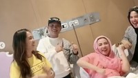 Bella Shofie memilih metode bayi tabung untuk kehamilan keduanya. Ia lalu melahirkan dengan metode ERACS yang memungkinkan pemulihan pasca operasi sesar lebih cepat.