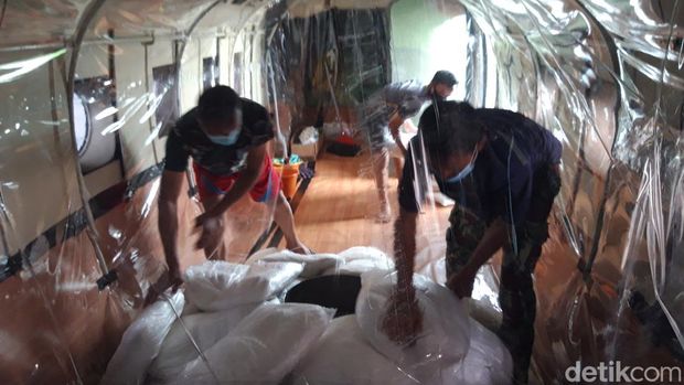 BRIN lakukan modifikasi cuaca menggunakan pesawat militer di Lanud Adi Soemarmo Boyolali, Jumat (24/2/2023).