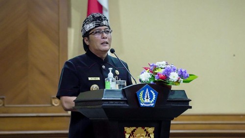 Bupati Badung I Nyoman Giri Prasta berjanji akan memberi bonus bagi desa-desa yang berprestasi.