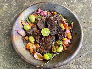 Huahhh! Ini 5 Tempat Makan Iga Bakar Cobek yang Pedasnya Dahsyat