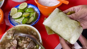 Cicip Coto Makassar di Pasar Senen yang Legendaris, Ada Menu Lempar Janda