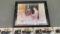 Foto-foto di sana menggambarkan perjalanan rumah makan ini hadir di Pasar Senen. Mulai dari dijual menggunakan pikulan, di warung sederhana dengan harga Rp 1.500, hingga menetap di Pasar Senen sejak tahun 2003. Foto: detikFood / Yenny Mustika Sari