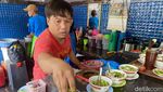 Cicip Coto Makassar di Pasar Senen yang Legendaris, Ada Menu Lempar Janda