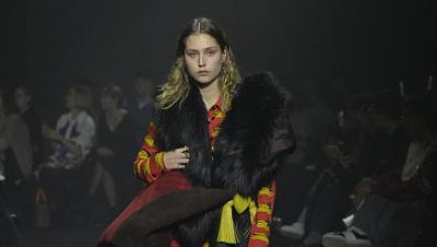10 Koleksi Busana Burberry Fall/Winter 2023