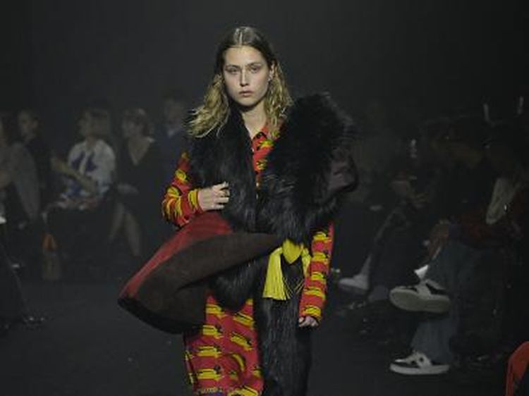 10 Koleksi Busana Burberry Fall/Winter 2023