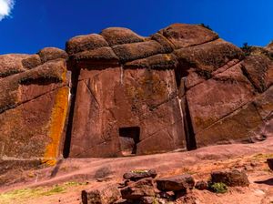 Menyingkap Kontruksi Monumental Gerbang Para Dewa di Peru