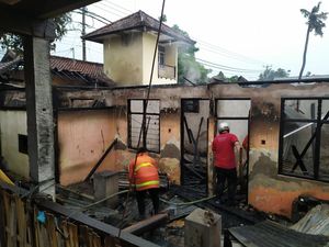 Gudang Granit di Lovina Terbakar, Kerugian Capai Rp 100 Juta