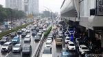 Hujan Sejak Pagi, Jalan Gatot Subroto Mengular Panjang