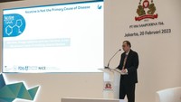 Chief Life Sciences Officer Smoke-Free Product Philip Morris International (PMI), Badrul Chowdhury pun memberikan penjelasan mengenai sains di balik produk tembakau bebas asap pada sesi khusus: science briefing PT HM Sampoerna Tbk.