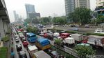 Jalan MT Haryono-Tol Dalam Kota Macet Siang Ini