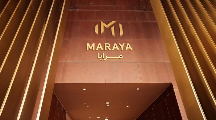 Kemegahan Maraya, Gedung Konser dari Cermin Terbesar di Dunia The Maraya mirrored building in Al Ula, Saudi Arabia, on Tuesday, Nov. 6, 2022. The tourism ministry is targeting 12 million foreign tourists this year, with tourism on track to contribute about 4% of economic output, Tourism Minister Ahmed Al Khateeb said. Photographer: Maya Siddiqui/Bloomberg via Getty Images