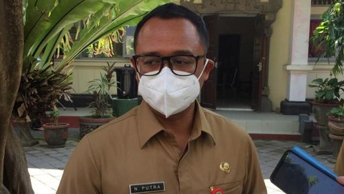 Kepala Diskop UMKM Naker Tabanan I Nyoman Putra menyebut perizinan usaha Koperasi Simpan Pinjam (KSP) disetop hingga April 2023, seiring dengan perpanjangan moratorium oleh Kemenkop UKM.