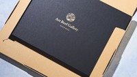 Art Beef Gallery mengemas lukisan wagyu ini dengan kotak eksklusif yang nampak mahal dan berkelas. Lukisan ini dijual online di situs resmi mereka.