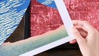 Lukisan Ukiyo-e adalah bentuk seni paling ikonik di Jepang. Biasanya balok kayu dijadikan pembingkai kertas, namun di tangan Art Beef Gallery, kertas tersebut diganti wagyu!