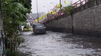 Jalan Penghubung Kota Cimahi-Bandung Terendam Banjir, Arus Lalin Tersendat