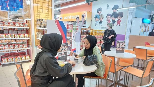 Korean Street Food di Transmart Kokas