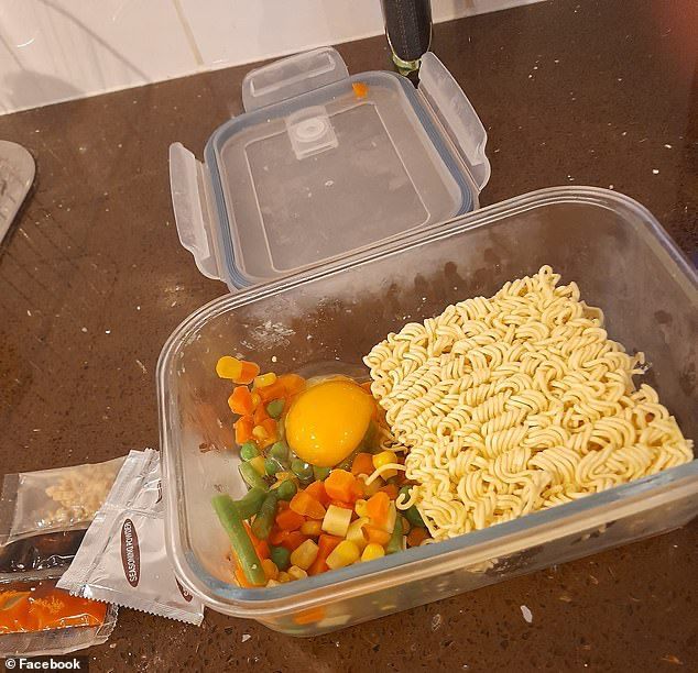 Kreasi mie instan ala wanita di Australia untuk hemat budget makan