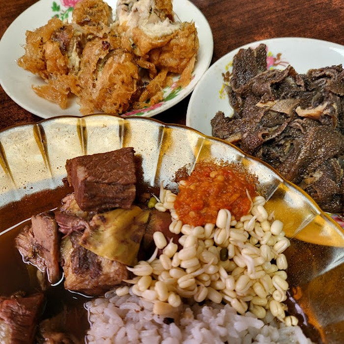 5 Tempat Makan di Dekat Stasiun Malang Kota Baru, Wajib Mampir!
