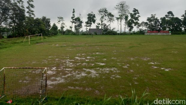 Lapangan di Dusun Cerelek, Desa Cisaat, Kecamatan Ciater yang pernah dikunjungi Zinedine Zidane