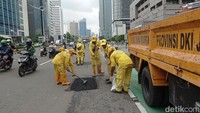 Penambalan ini dilakukan guna memberikan kenyamanan bagi pengguna jalan.