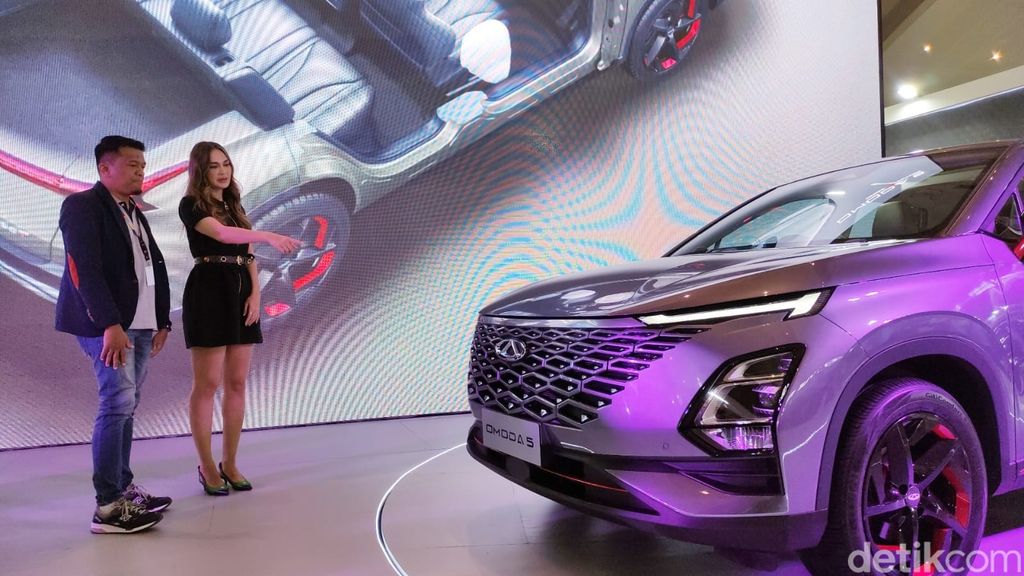 Luna Maya beli Chery Omoda 5.