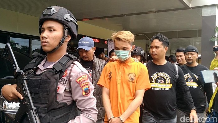 M (23) pelaku pembunuhan terhadap wanita yang mayatnya ditemukan di kebun singkong di Kabupaten Batang. Foto diambil Jumat (24/2/2023).