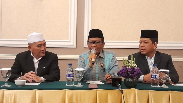 Mahfud Md (tengah)/(Ilham-detikcom)