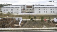 Suasana bangunan hunian bagi pekerja konstruksi di Ibu Kota Negara (IKN) Nusantara, Penajam Paser Utara, Kalimantan Timur, Kamis (23/2/2023).