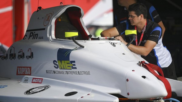 Mengintip Persiapan Pembalap F1 Powerboat Sebelum Jajal Trek Danau Toba