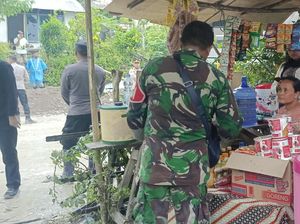 Warga Buka Warung di Gunung Bergeser Raup Cuan Jutaan Sehari