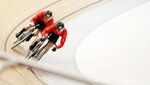 Wushh.. Pebalap Sepeda Dunia Saling Adu Cepat di Velodrome