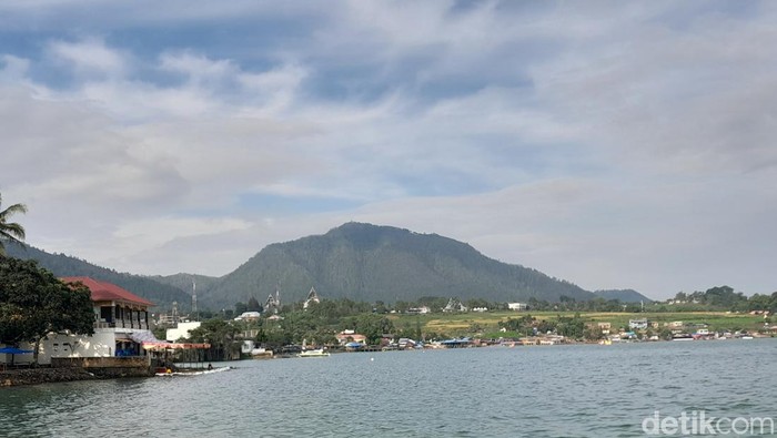 Pemandangan Danau Toba tempat digelarnya F1H2O. (Nizar Aldi/detikSumut)