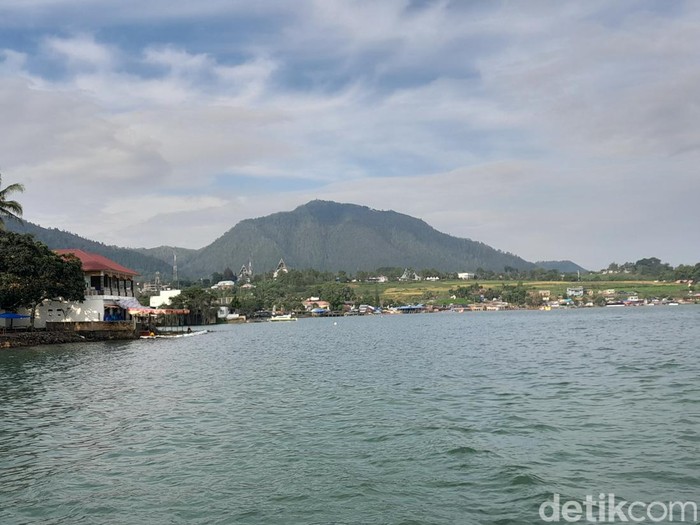 Pemandangan Danau Toba tempat digelarnya F1H2O. (Nizar Aldi/detikSumut)