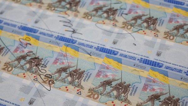 Penampakan Uang Kertas Ukraina Versi Setahun Invasi Rusia
