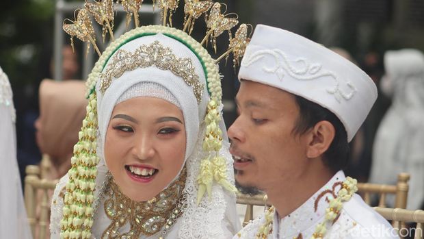 Pernikahan disabilitas dan lansia massal di Cihampelas Walk, Kota Bandung