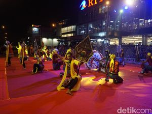 Meriah! Festival Kenthongan di Purwokerto