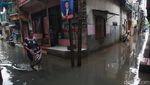 Potret Petogogan yang Kebanjiran Hingga Siang Ini