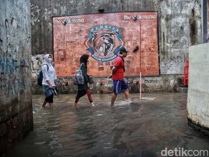 Update Banjir Jakarta Pagi Ini: 33 RT dan 1 Ruas Jalan Tergenang