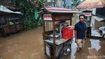 Potret Petogogan yang Kebanjiran Hingga Siang Ini