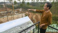 Presiden Jokowi meninjau langsung pembangunan Istana Kepresidenan tersebut.
