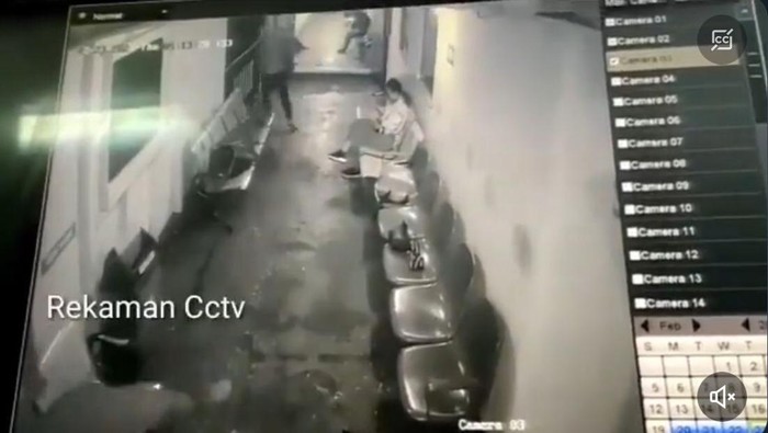 Rekaman CCTV viral suami lempar istrinya ke laut (Foto: Istimewa)