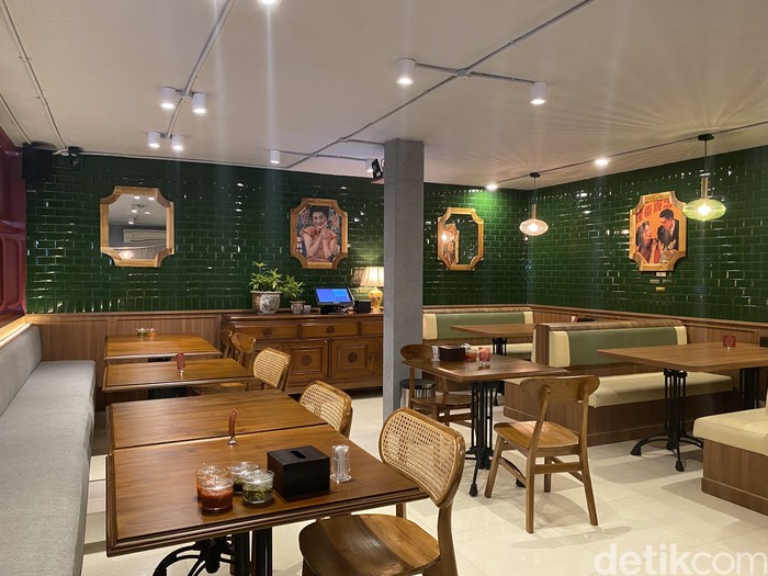 Restoran Sinar Mandala Restoran Sinar Mandala, restoran Chinese di Jakarta Selatan yang tawarkan menu dari resep autentik.