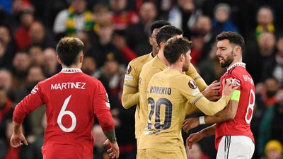 Ribut-ribut di Laga MU Vs Barcelona