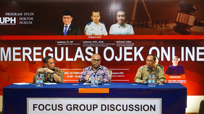 Universitas Pelita Harapan telah menggelar seminar untuk membahas mengenai regulasi ojek online yang ada di Indonesia.