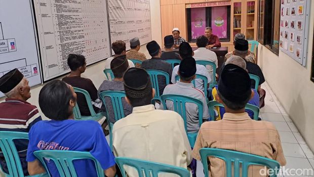 warga jombang demo Polsek Jogoroto